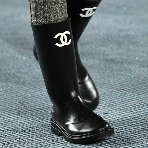Chanel 22A Black White Caoutchouc CC Logo High Pull On Rubber Rain Boots 41 - Picture 1 of 11